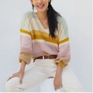 DEAL - ANTHROPOLOGIE SOFT SWEATER